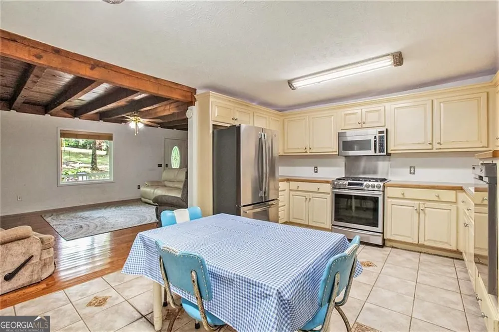 2841 Upper Sweetwater TRL SE White, GA 30184