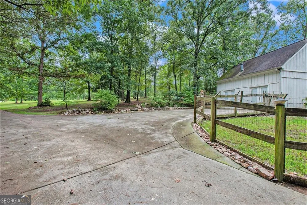 2841 Upper Sweetwater TRL SE White, GA 30184