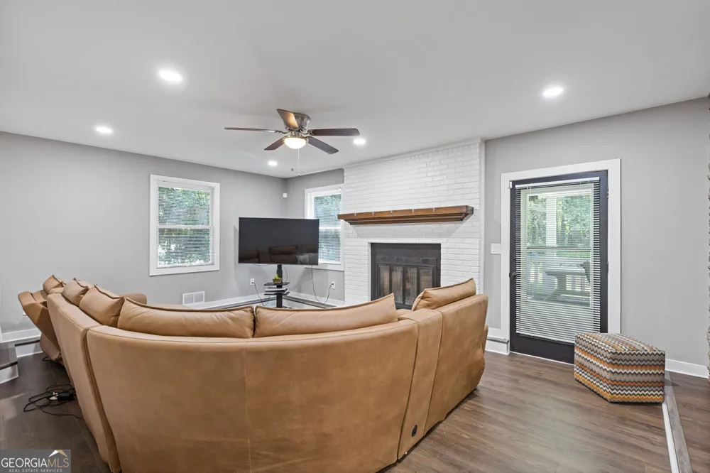 742 Mountain View DR Stone Mountain, GA 30083