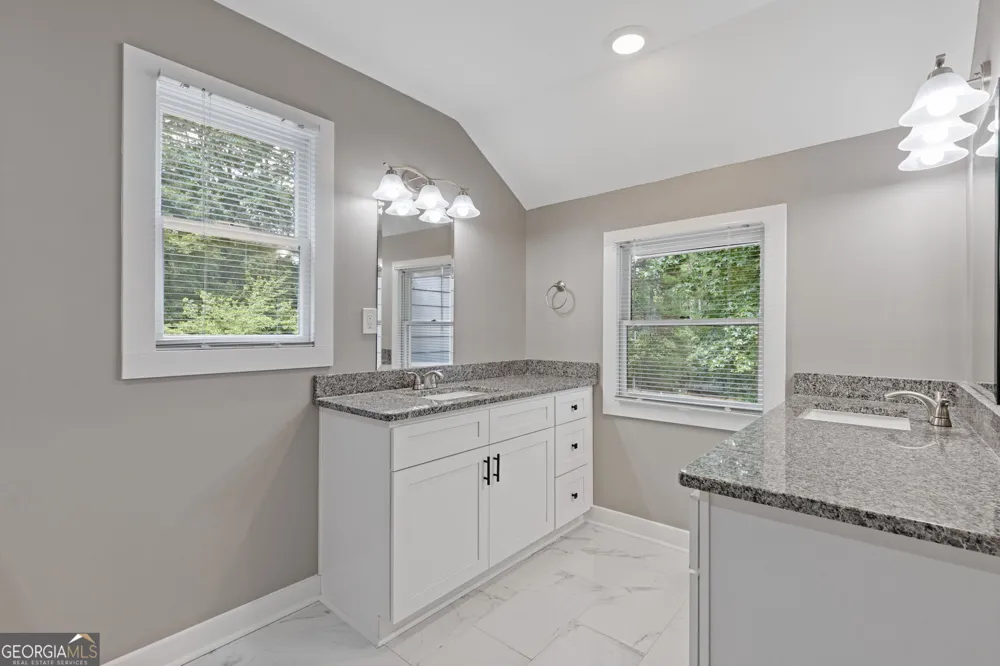 742 Mountain View DR Stone Mountain, GA 30083