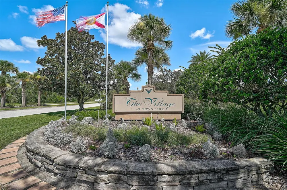 8827 MANOR LOOP #204 Lakewood Ranch, FL 34202