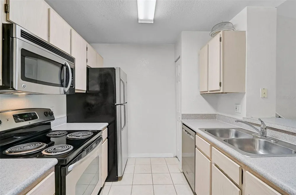 8827 MANOR LOOP #204 Lakewood Ranch, FL 34202