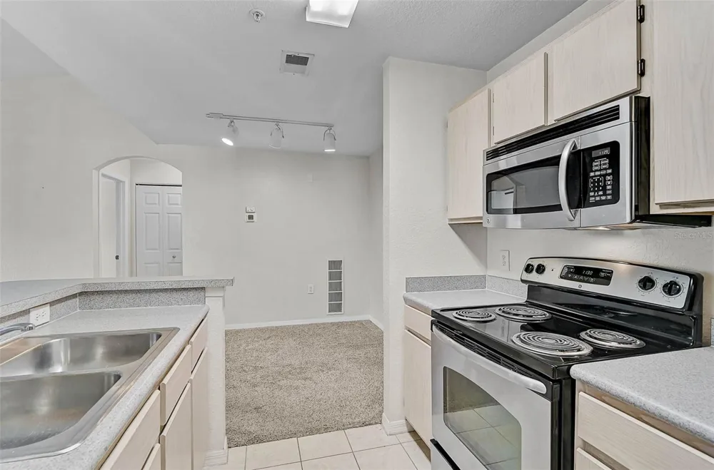 8827 MANOR LOOP #204 Lakewood Ranch, FL 34202