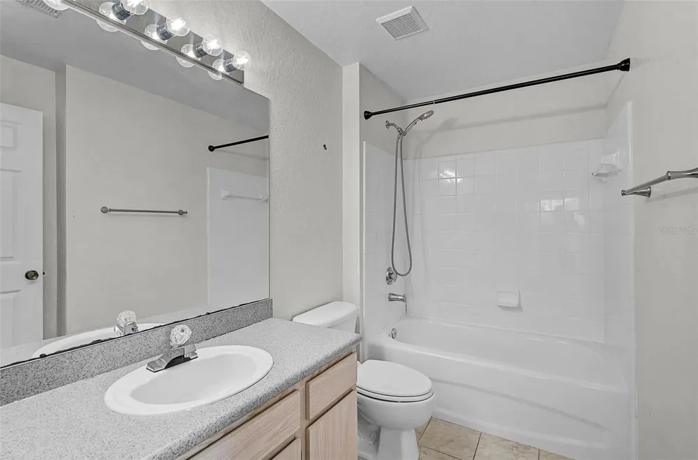 8827 MANOR LOOP #204 Lakewood Ranch, FL 34202