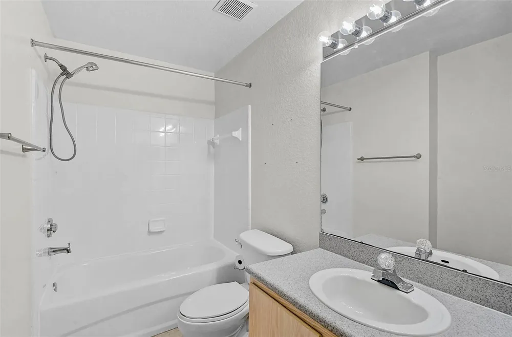 8827 MANOR LOOP #204 Lakewood Ranch, FL 34202