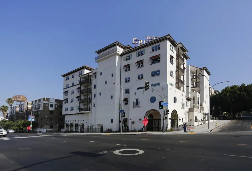 1901 W 6th St Los Angeles, CA 90057