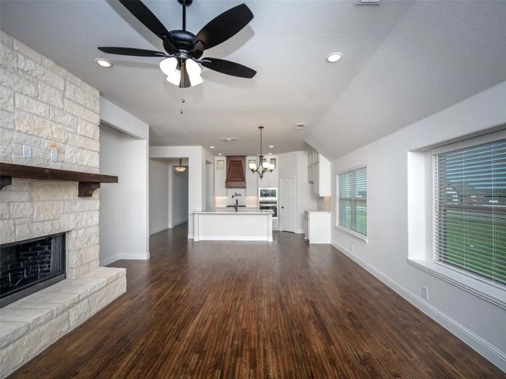 1112 Archives Avenue Nevada, TX 75173