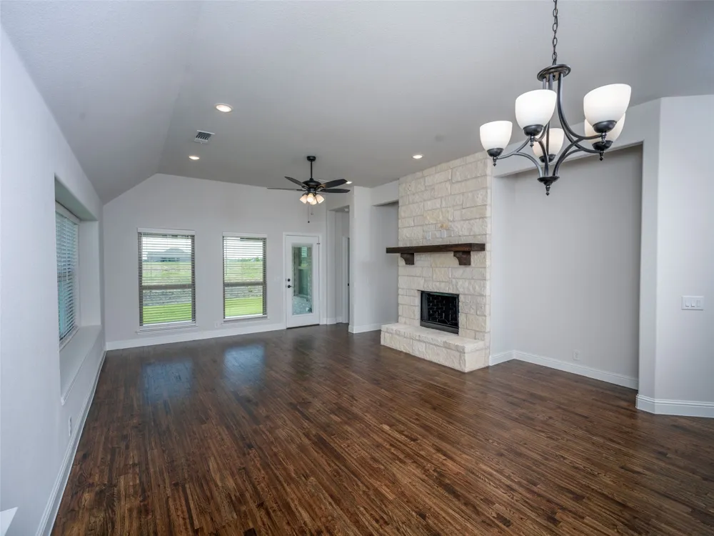1112 Archives Avenue Nevada, TX 75173