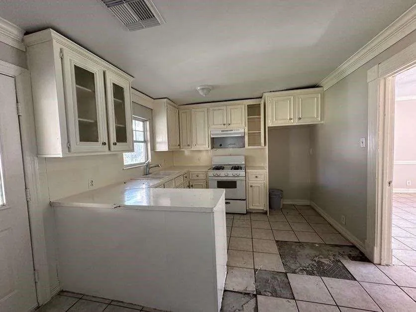 1314 Natchez Avenue Pasadena, TX 77506