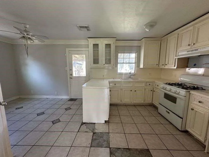 1314 Natchez Avenue Pasadena, TX 77506