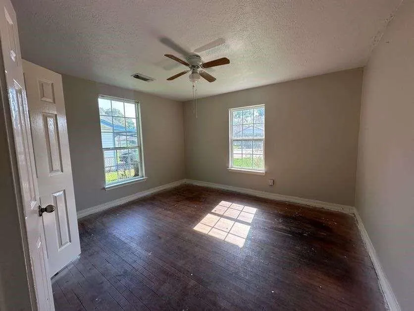 1314 Natchez Avenue Pasadena, TX 77506