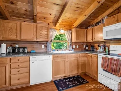202 Panorama Drive Nebo, NC 28761