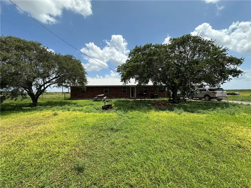 7602 FM 796 Skidmore, TX 78389