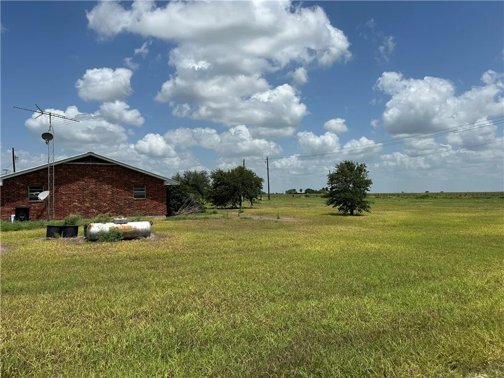 7602 FM 796 Skidmore, TX 78389