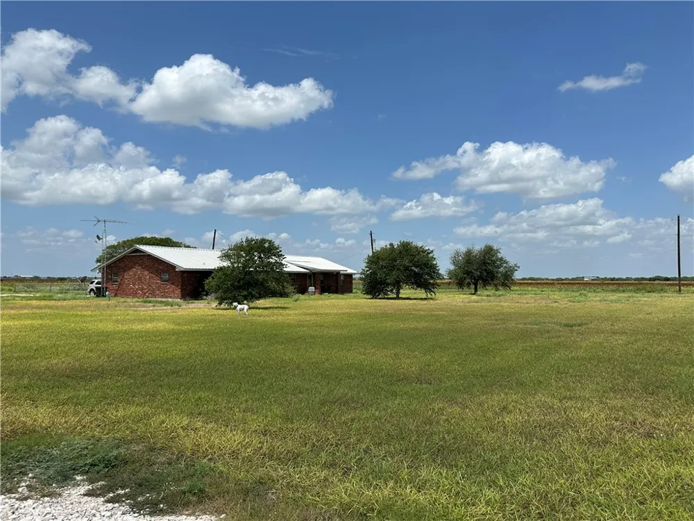 7602 FM 796 Skidmore, TX 78389