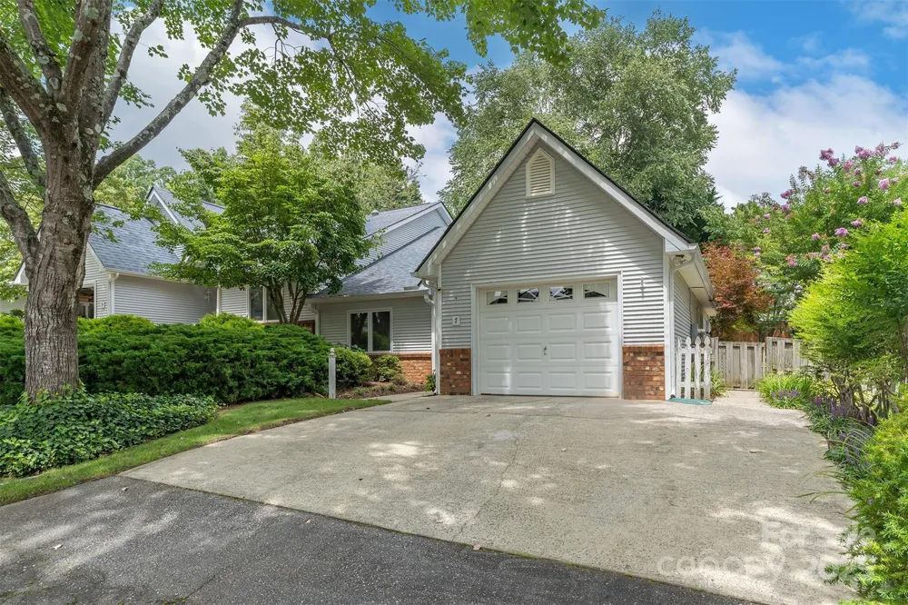 7 Silver Place Black Mountain, NC 28711