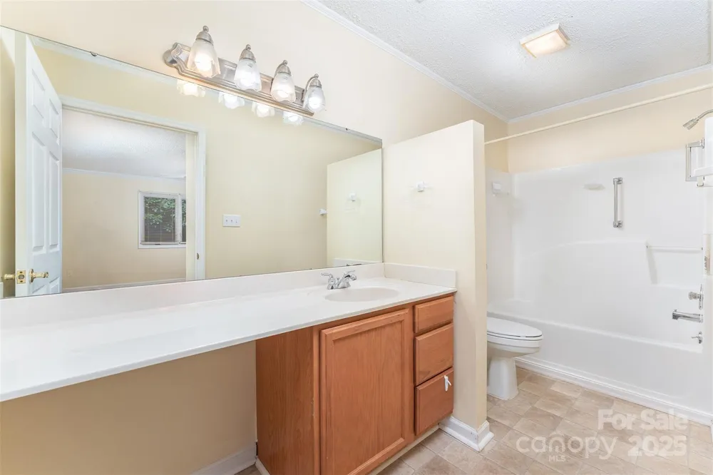 7 Silver Place Black Mountain, NC 28711