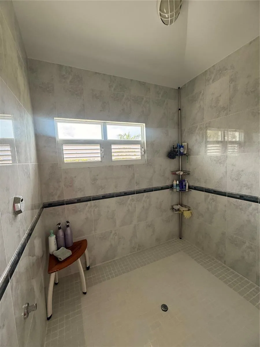 665 AQUAMARINA Isabela, PR 00662