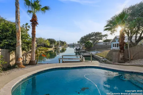13907 Sea Horse Ave