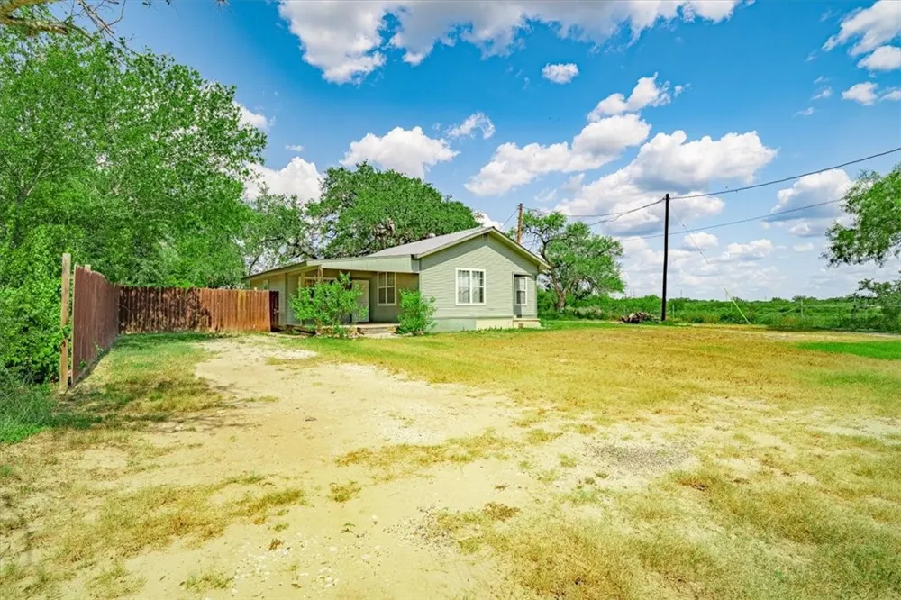 305 E Milam Street Pettus, TX 78416