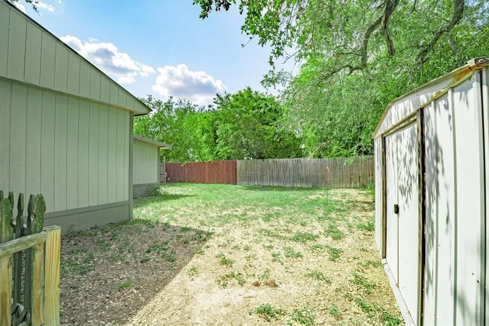 305 E Milam Street Pettus, TX 78416