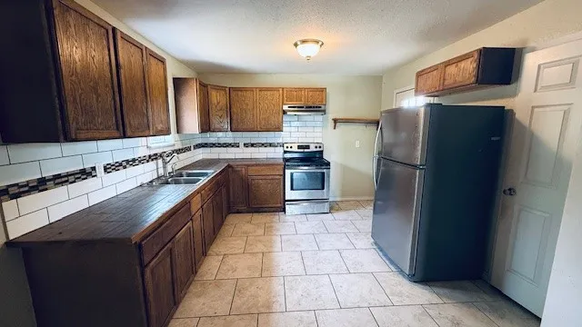 305 E Milam Street Pettus, TX 78416
