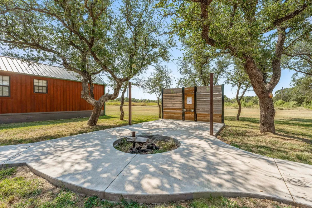 1712 Wells East Road W Newcastle, TX 76372