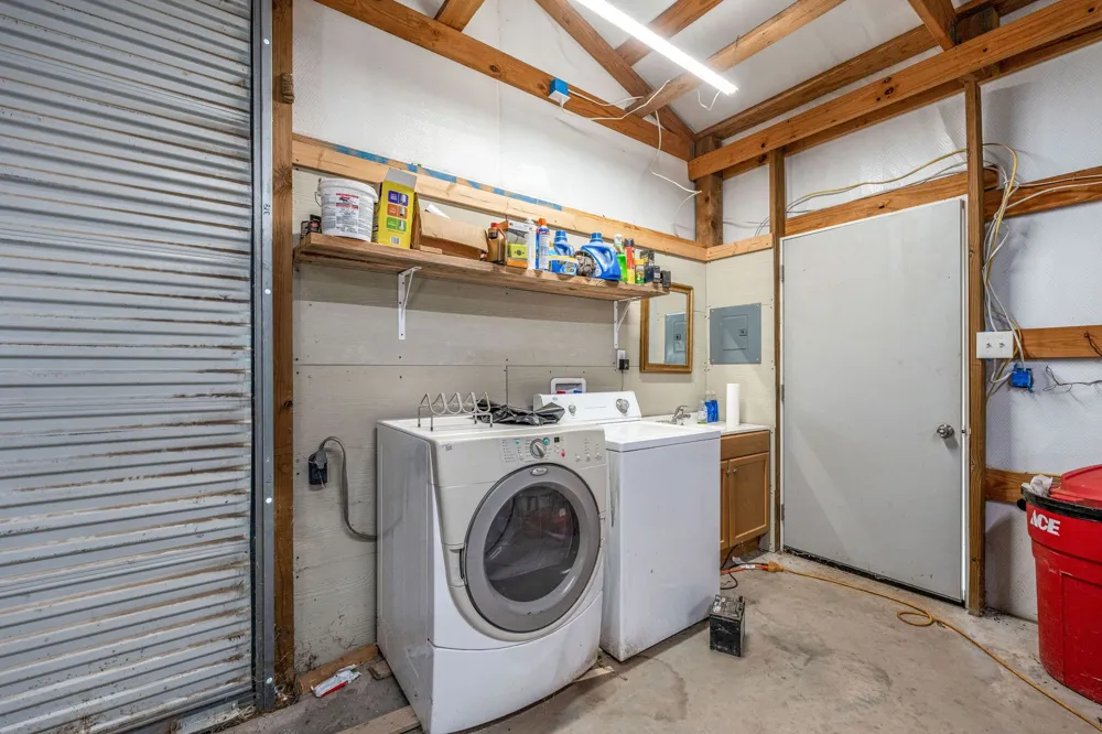 1712 Wells East Road W Newcastle, TX 76372