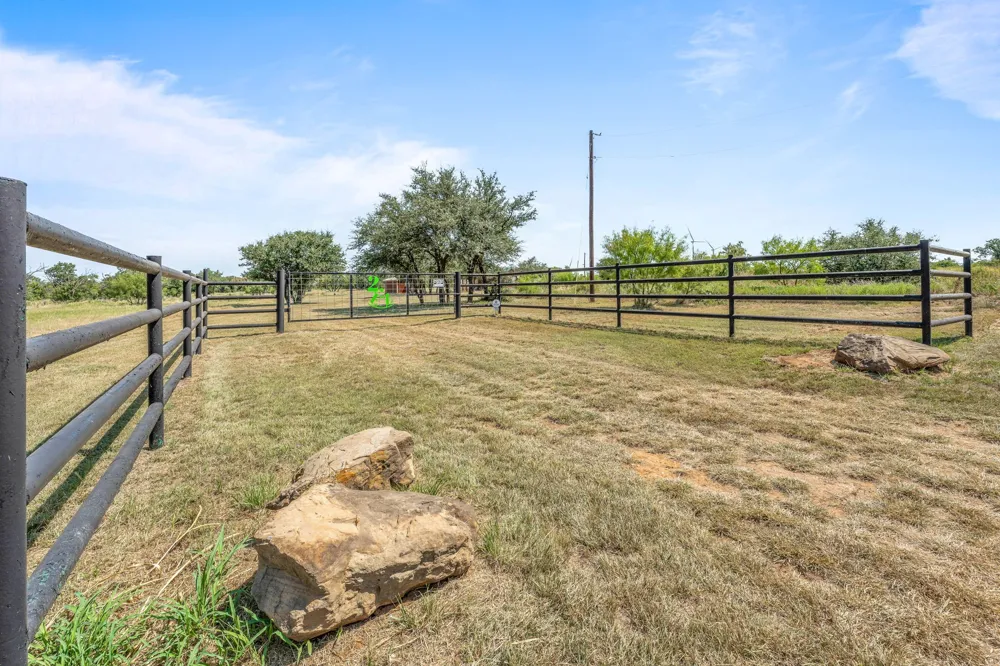 1712 Wells East Road W Newcastle, TX 76372