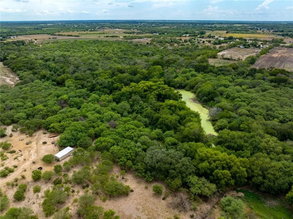 1249 CR 772 Natalia, TX 78059