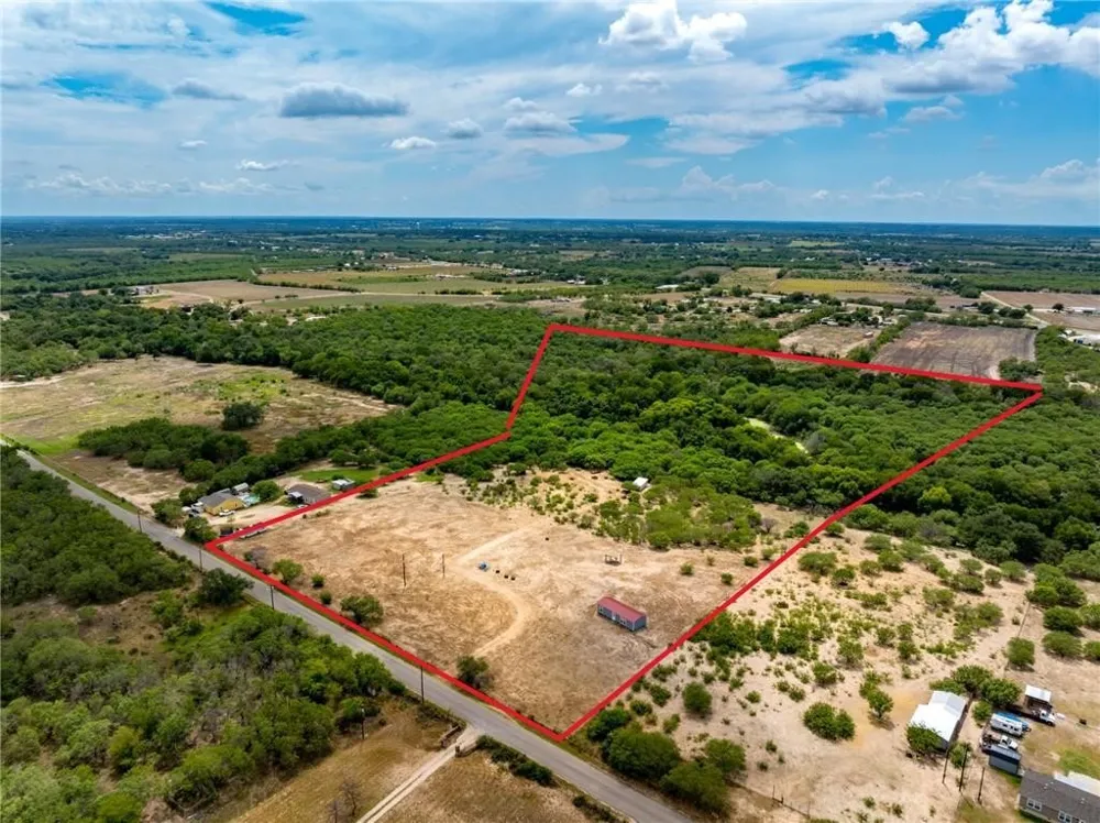 1249 CR 772 Natalia, TX 78059