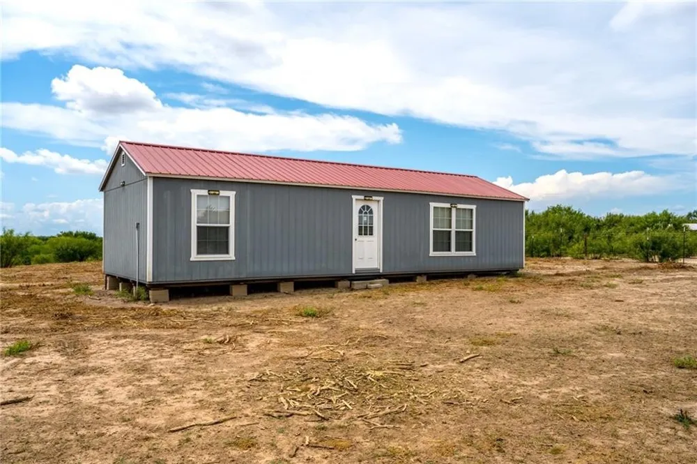 1249 CR 772 Natalia, TX 78059