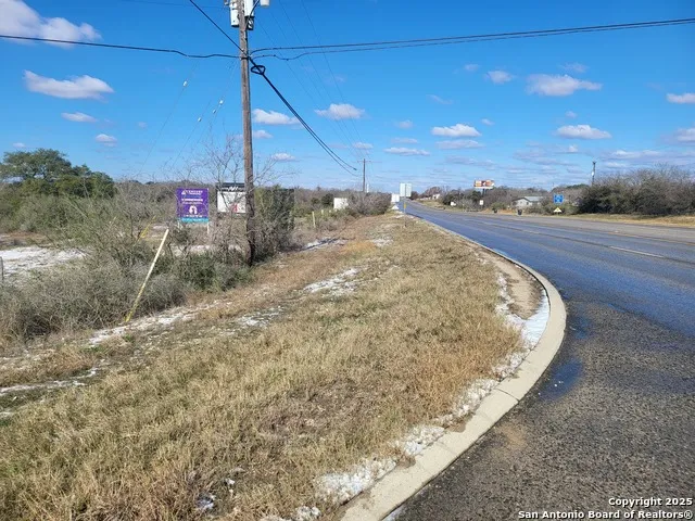 02 CANAL LN New Braunfels, TX 78130