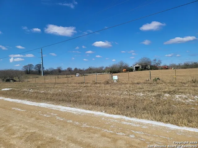 02 CANAL LN New Braunfels, TX 78130