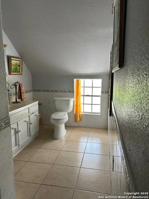 6 Collins Hill Rd Lytle, TX 78052