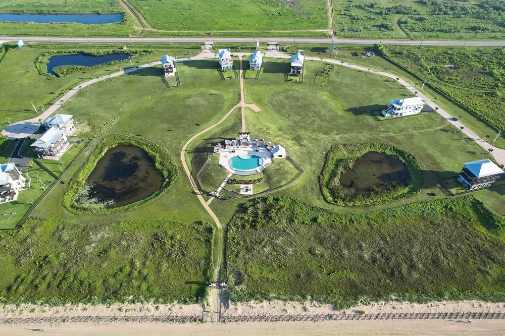 436 Seagrass Gilchrist, TX 77617