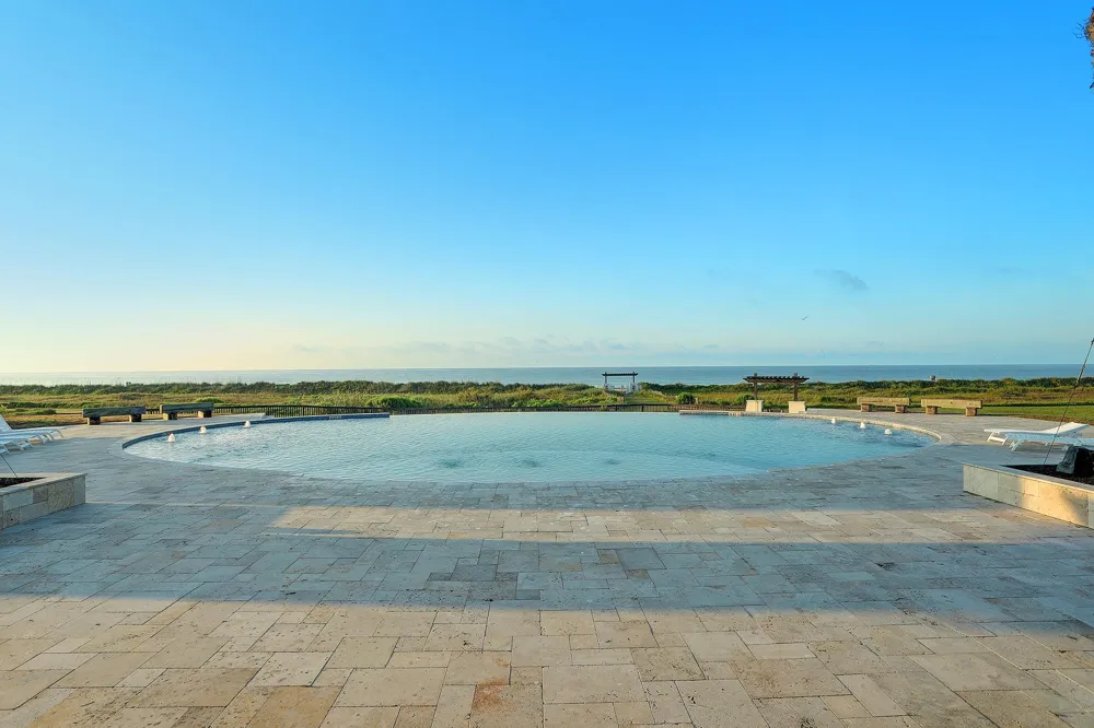 436 Seagrass Gilchrist, TX 77617