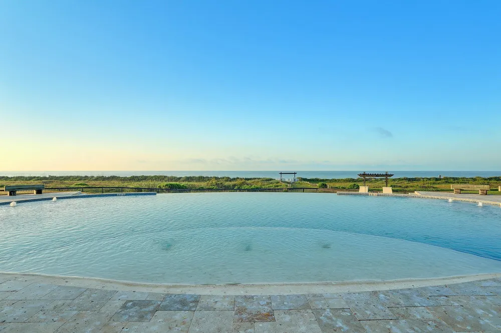 436 Seagrass Gilchrist, TX 77617