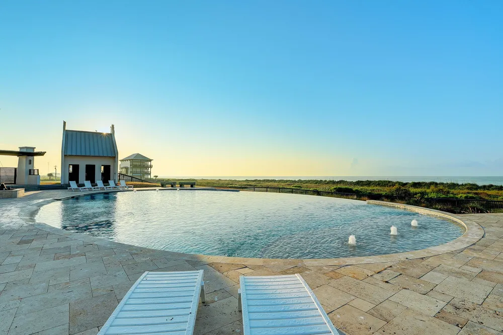 436 Seagrass Gilchrist, TX 77617