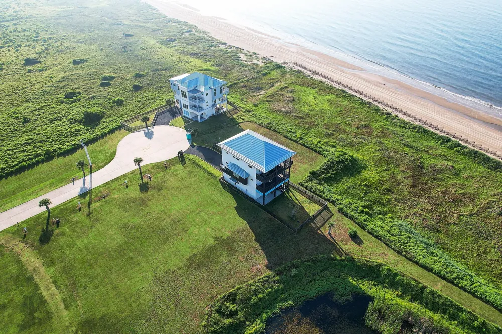 436 Seagrass Gilchrist, TX 77617