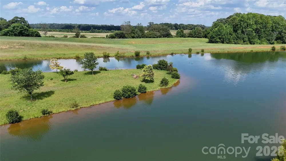 4604 Mirror Lake Drive Catawba, NC 28609