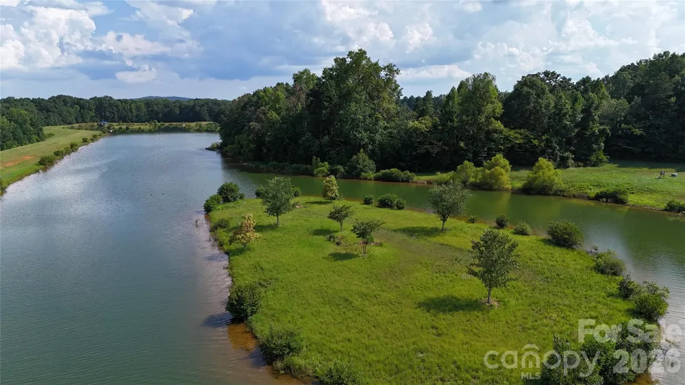 4604 Mirror Lake Drive Catawba, NC 28609