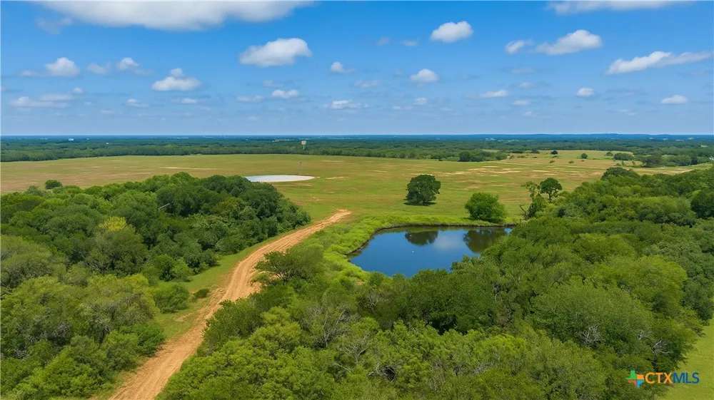 4425 US HWY 90 Seguin, TX 78155