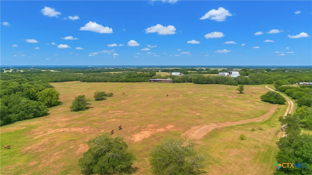 4425 US HWY 90 Seguin, TX 78155