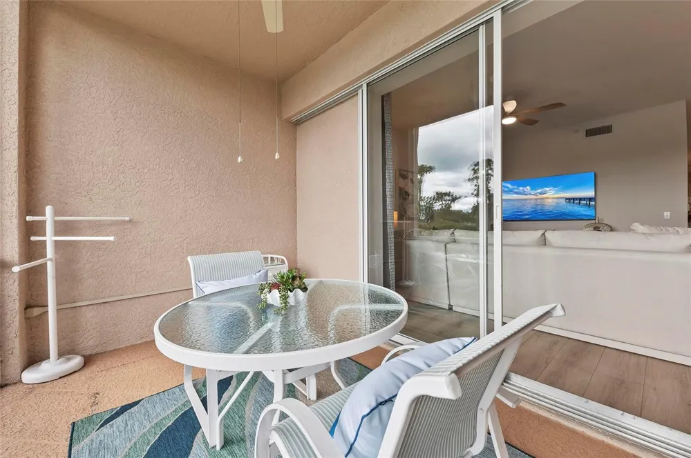5280 HYLAND HILLS AVENUE #1812 Sarasota, FL 34241
