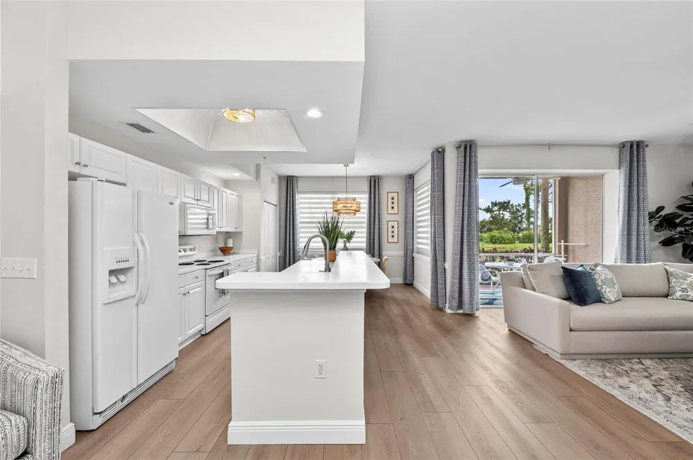 5280 HYLAND HILLS AVENUE #1812 Sarasota, FL 34241