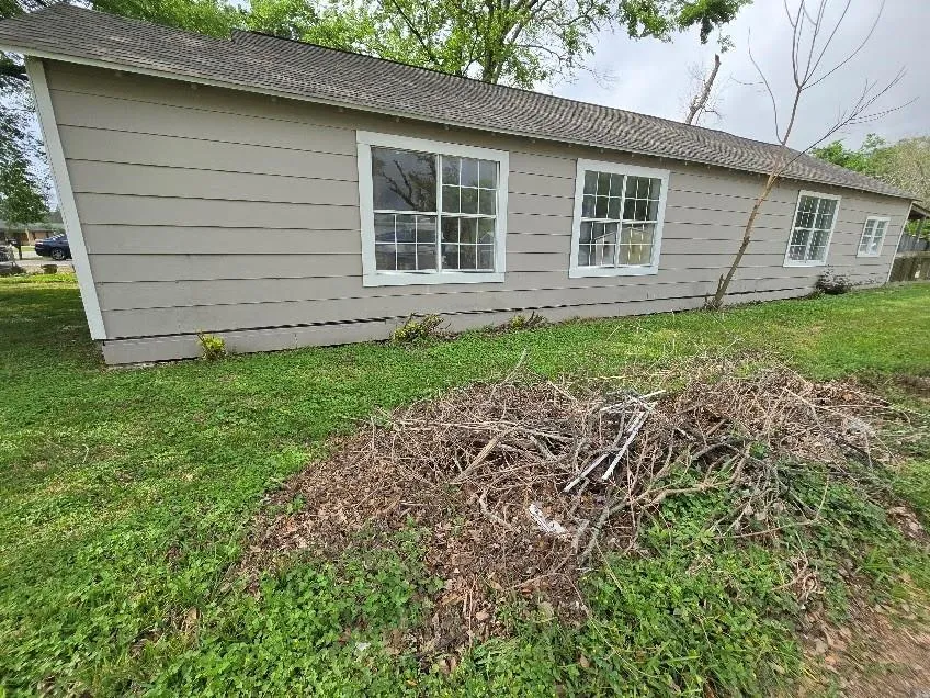 208 S 6th Street Highlands, TX 77562