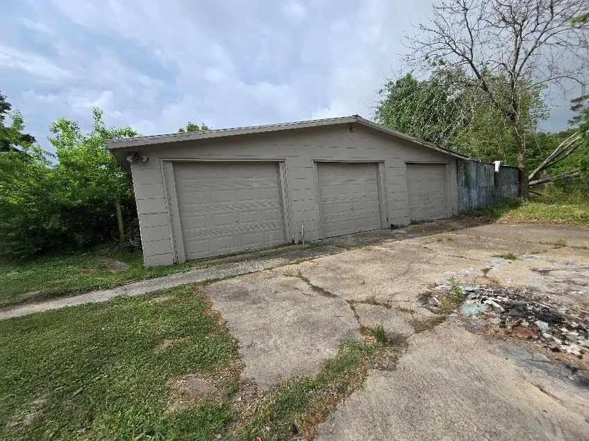 208 S 6th Street Highlands, TX 77562