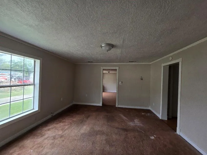 208 S 6th Street Highlands, TX 77562
