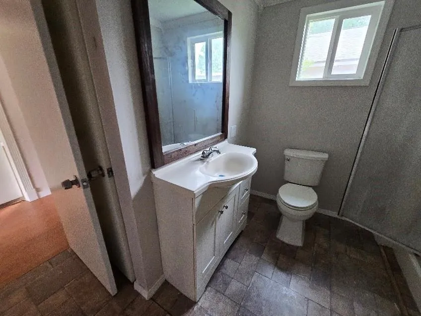 208 S 6th Street Highlands, TX 77562